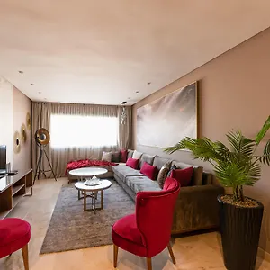 Hotel Avenue, Casa Blanca